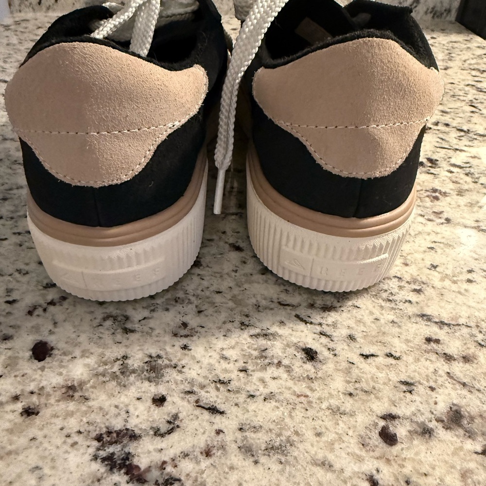 Reef Women's Black and Cream Sneakers - Picture 2 of 5